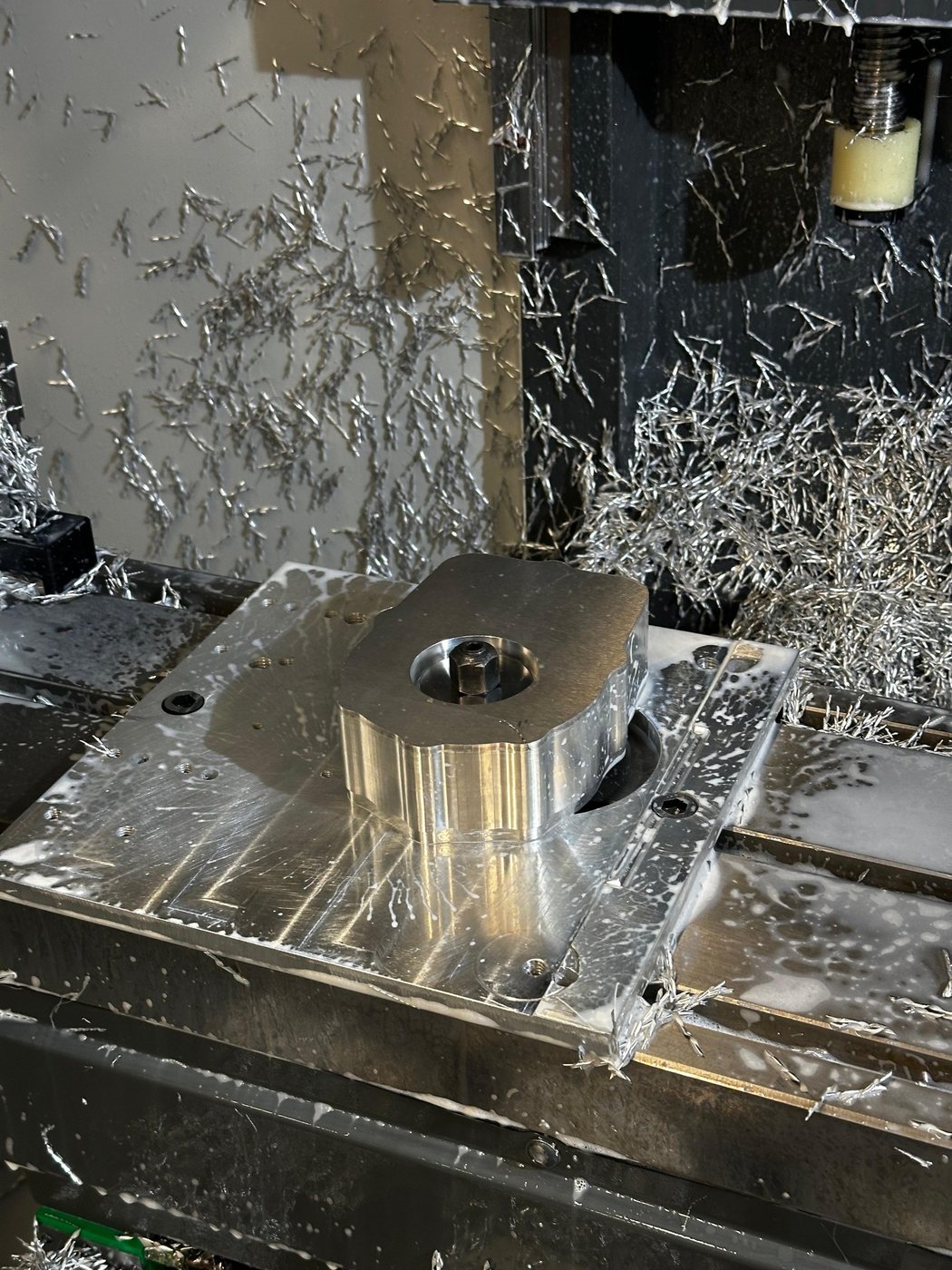 Aluminium machining operation on the Haas TM-1P